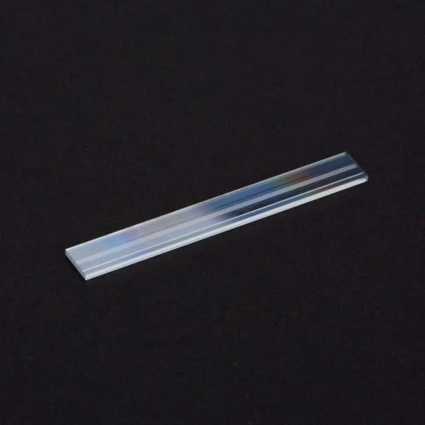 Guía de ondas singular, que representa soluciones de guía de ondas de espacio libre MgO:PPLN.